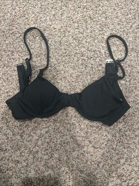 Classic Black Underwire Bikini Top with Adjustable Straps